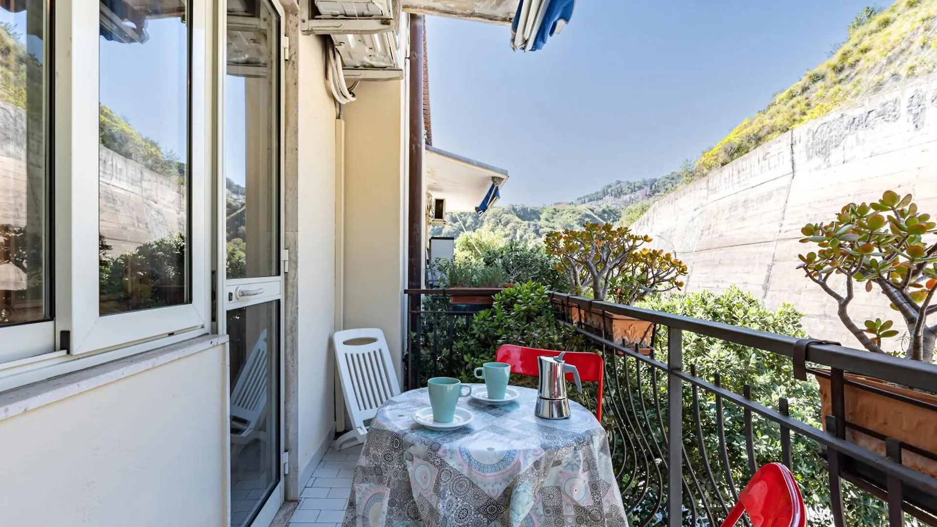 Taormina Comfy Apt - A Few Steps From The Beach マッゼオ 0*,