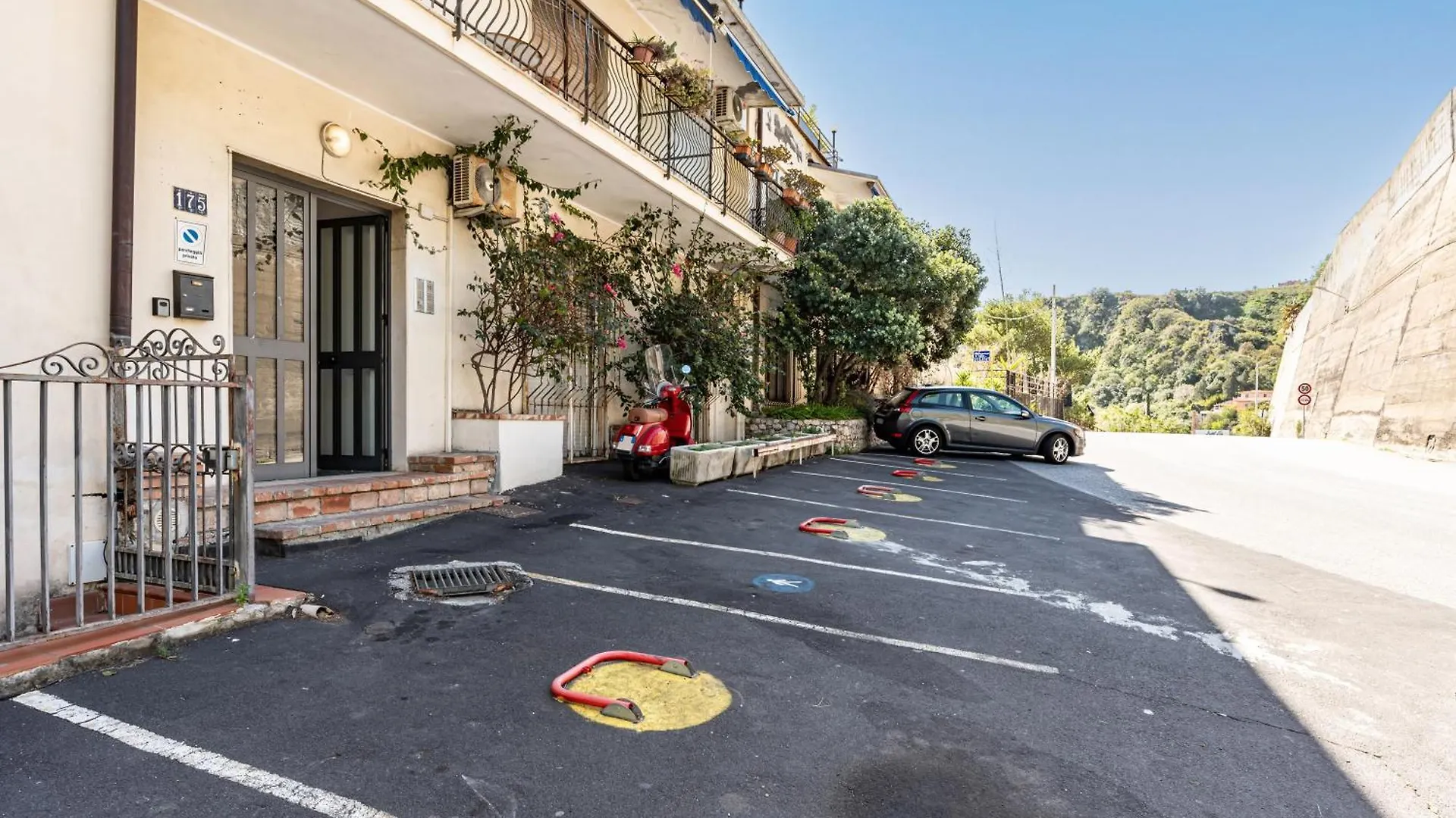 Taormina Comfy Apt - A Few Steps From The Beach マッゼオ アパート